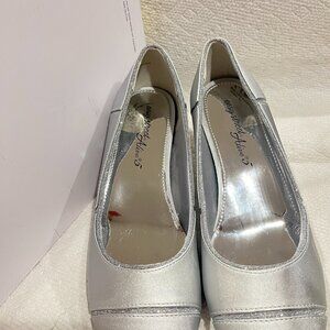 Easy Street Shoes Alive 5 Size 9